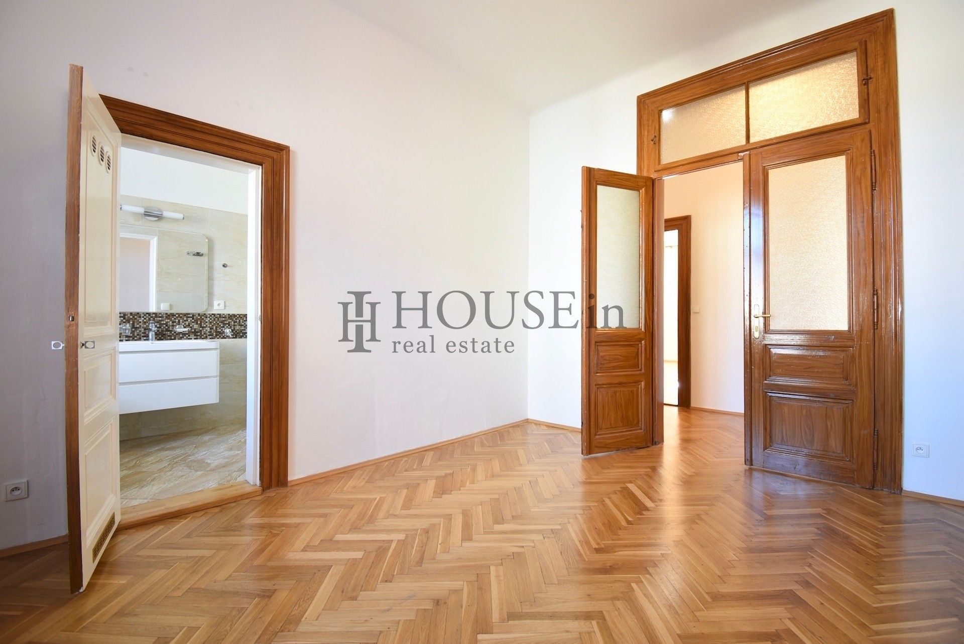 3+kk, Korunovační, Praha, 80 m²