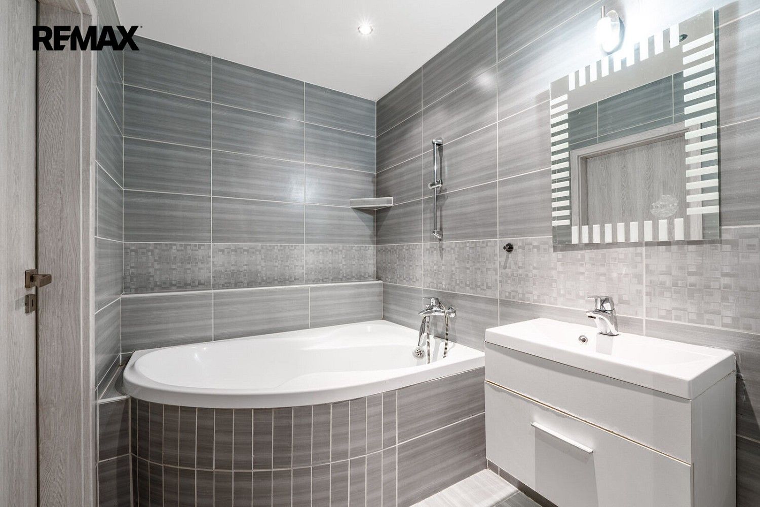 Byt 3+kk · 65 m² · Rezlerova, Praha 10 - Petrovice - 3