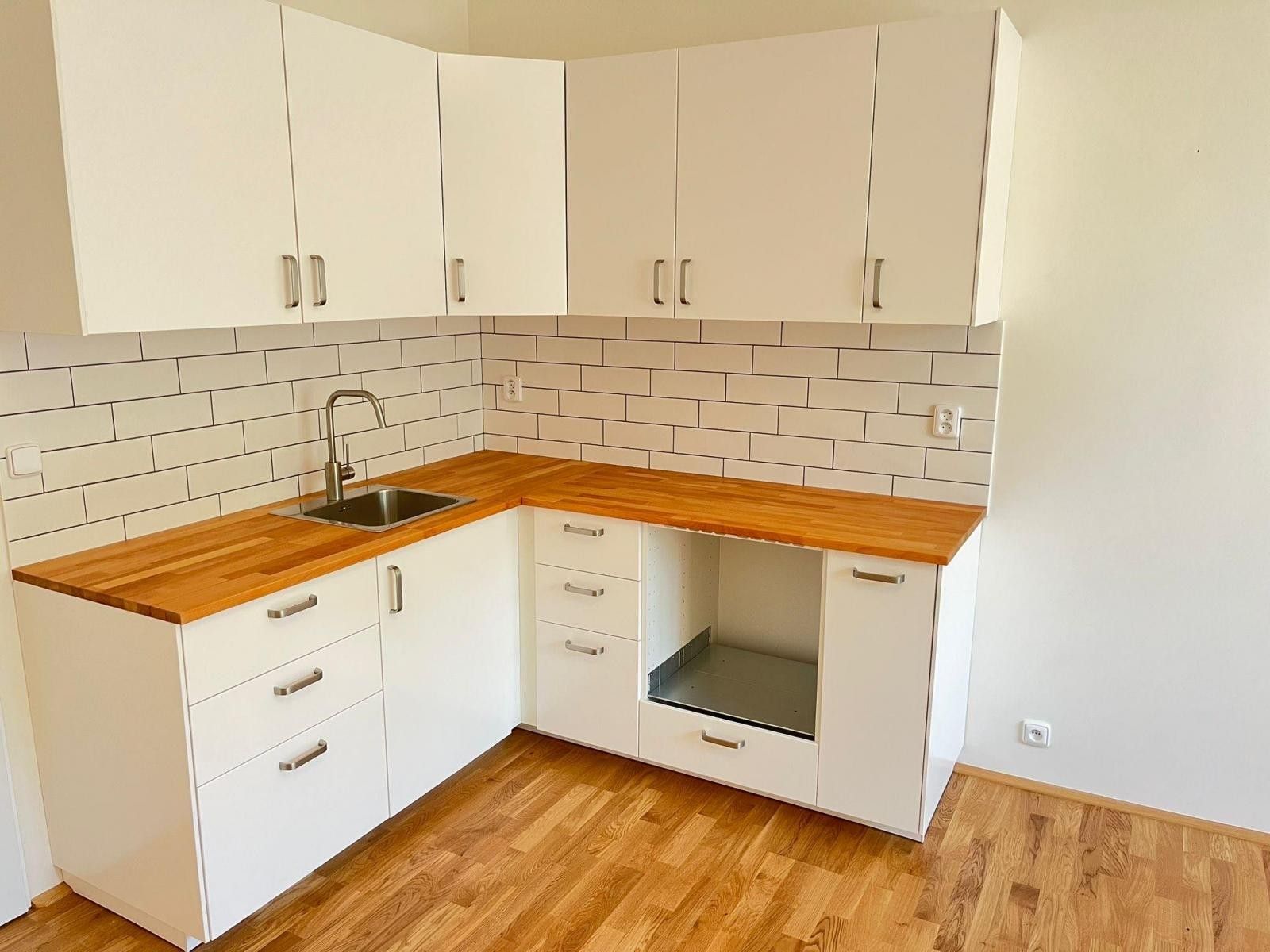 1+kk, 28. pluku, Praha, 30 m² - 1