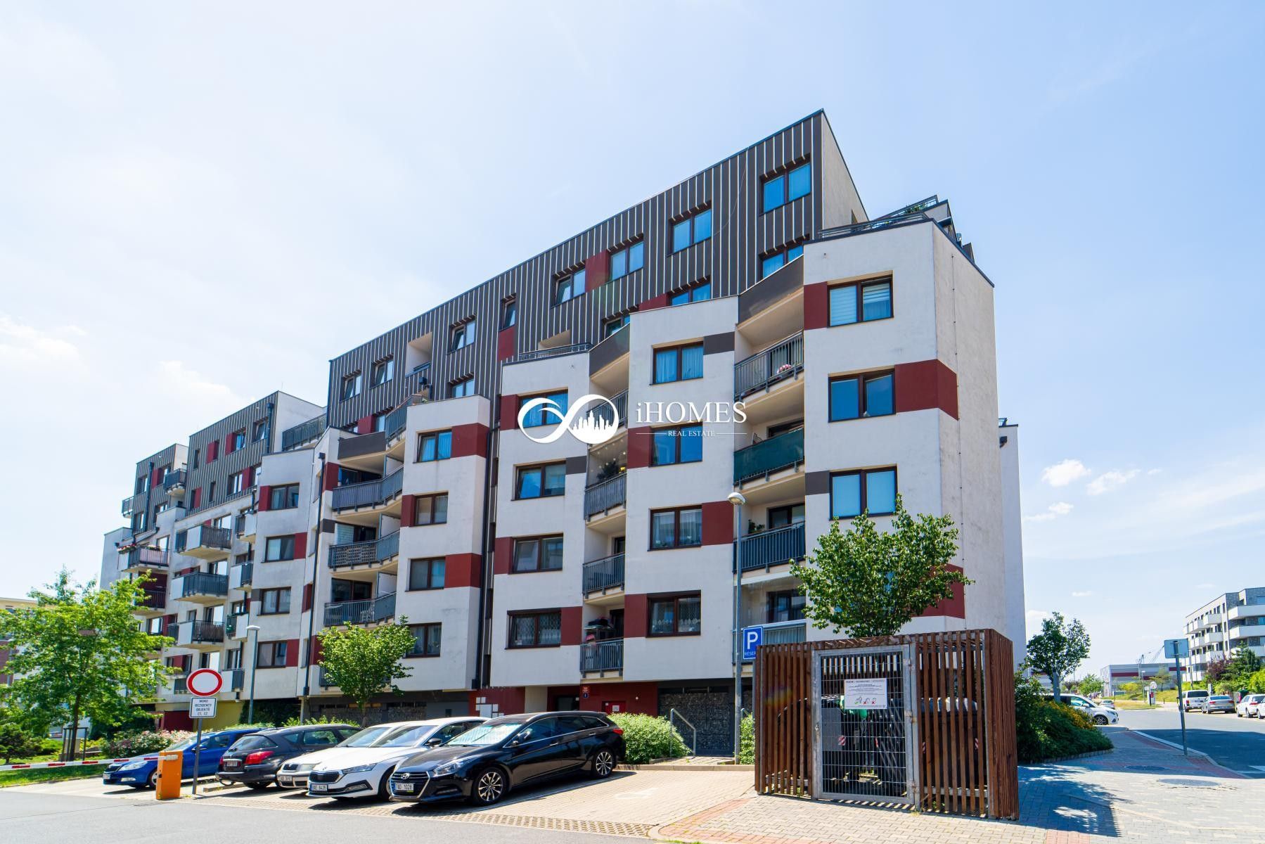 Byt 2+kk – Praha, Dolní Měcholupy – další