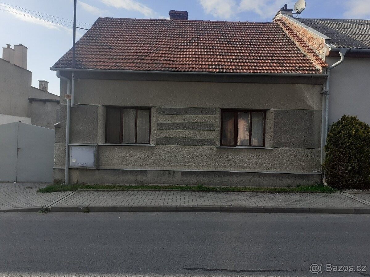 Prodej rodinný dům - Dolany u Olomouce, 783 16