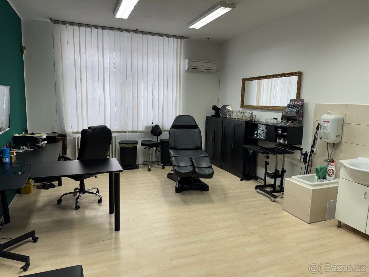 Pronájem kancelář - Uherský Brod, 688 01