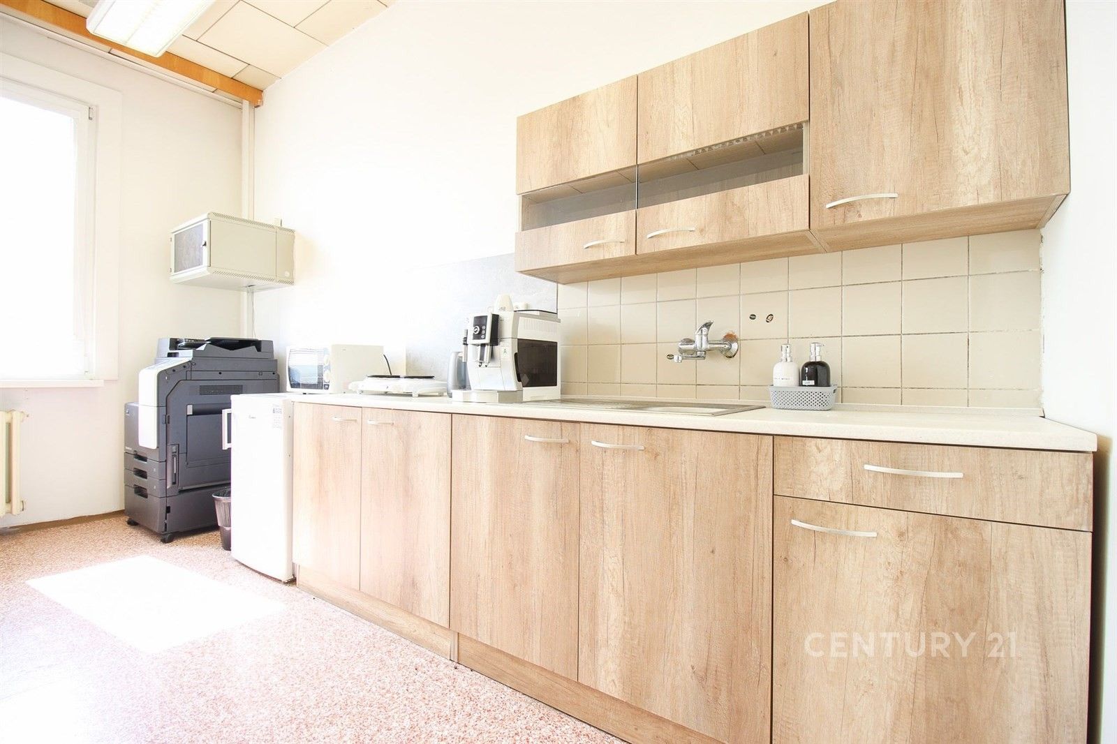 Pronájem kancelář - Šmahova  , Brno Slatina, 22 m² - 5