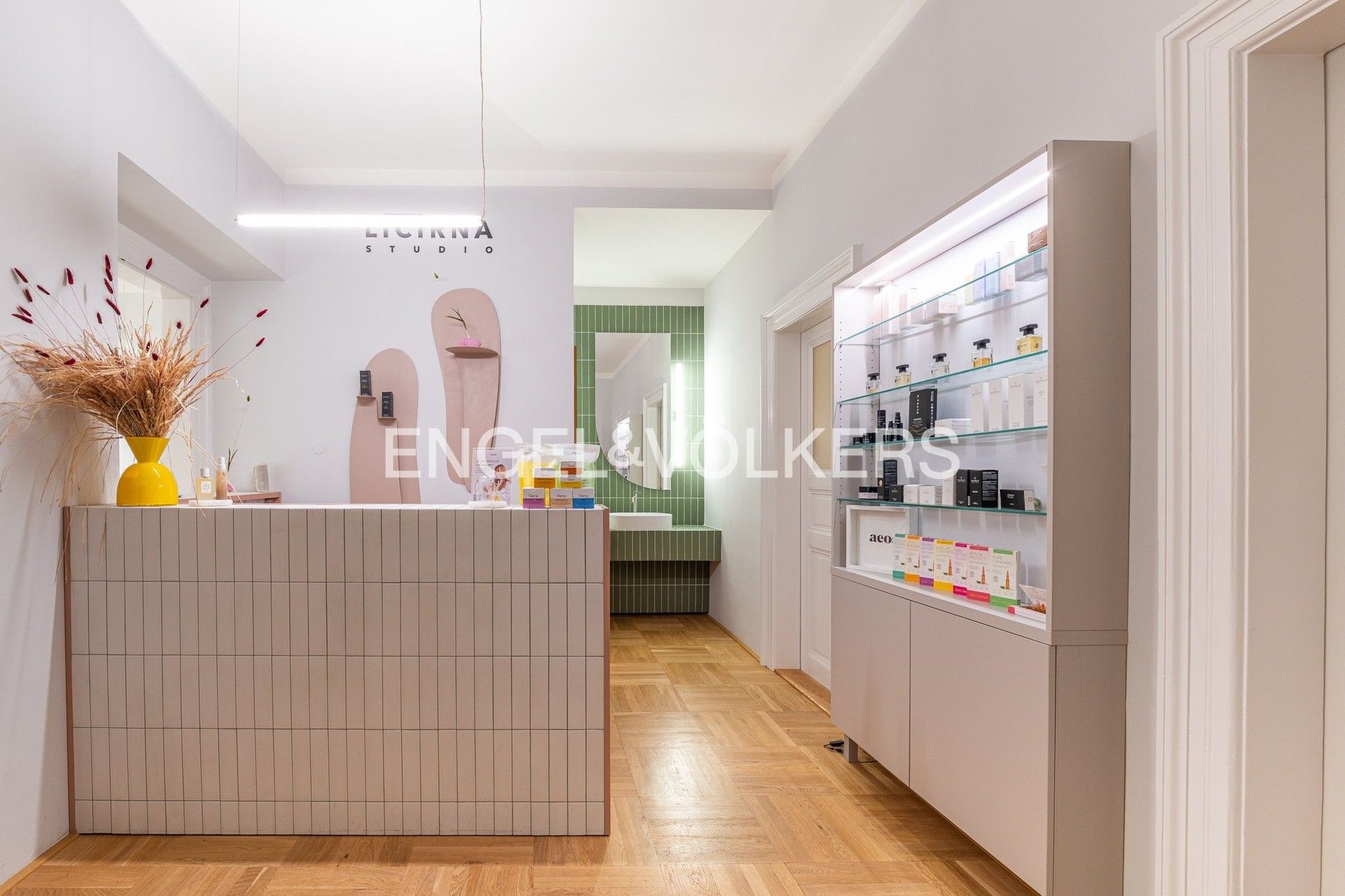 Prodej obchodní prostory - U Kanálky, Praha, 108 m²