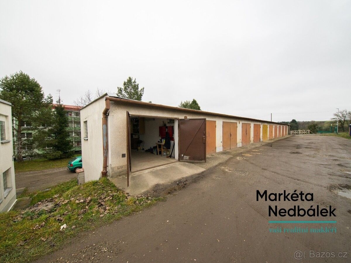Garáže, Bojkovice, 687 71