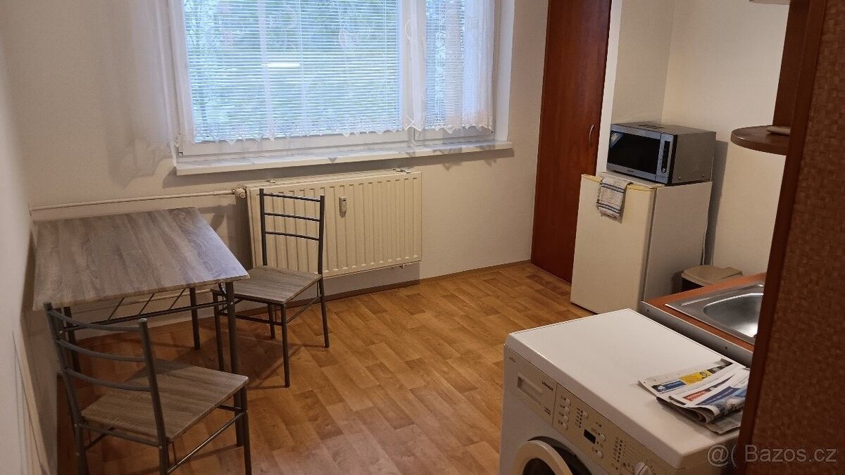 Pronájem byt - Valašské Meziříčí, 757 01