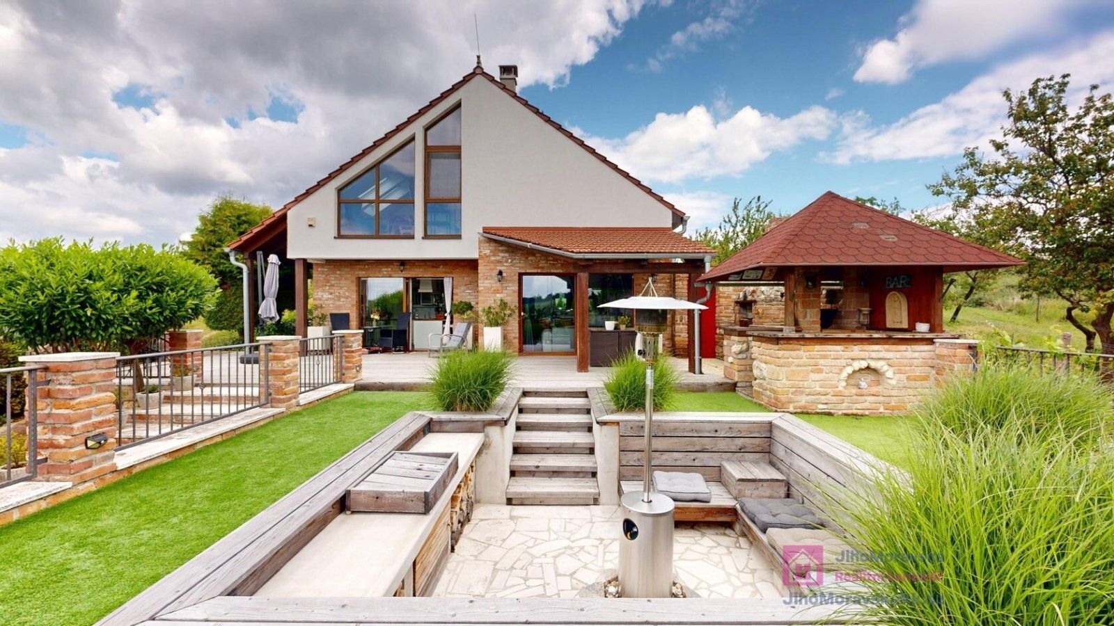 Rodinné domy, Lipová, Valtice, 252 m² - 1