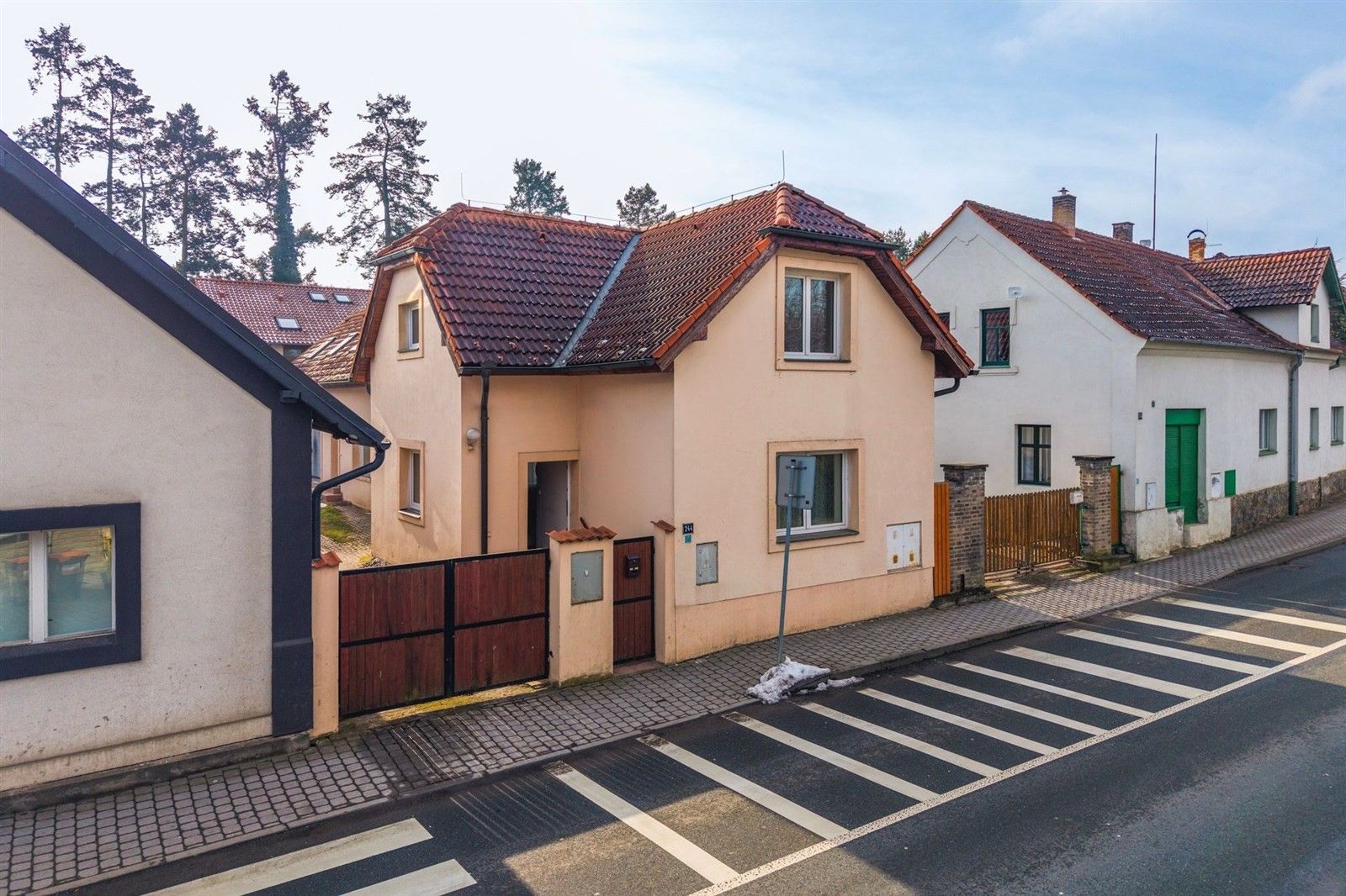 Prodej rodinný dům - Hlavní 244, Průhonice, 262 m²