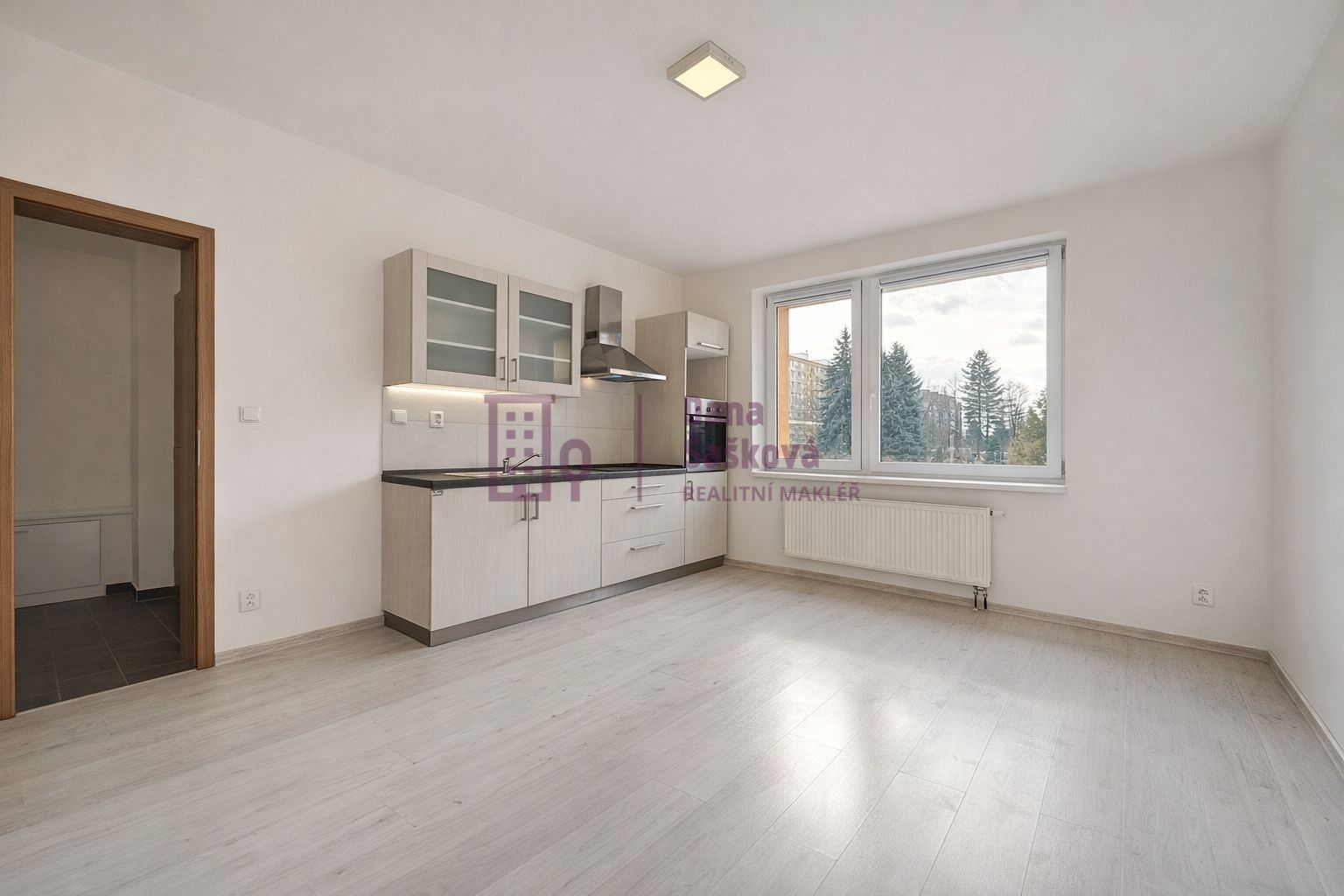 Byt 1+kk · 23 m² · sídliště Vajgar 531, Jindřichův Hradec III - 3