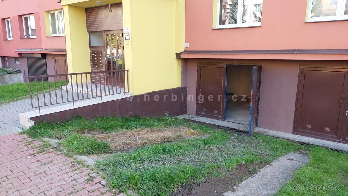 Garáže, Ostrava, 708 00