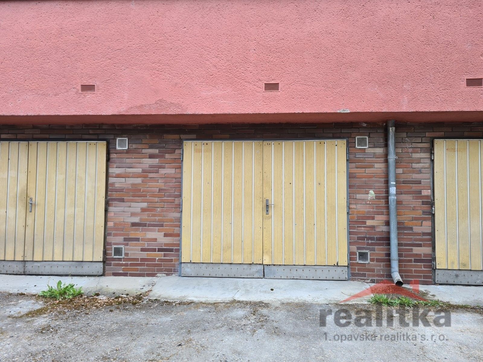 Prodej garáž - Hradecká, Opava, 20 m²