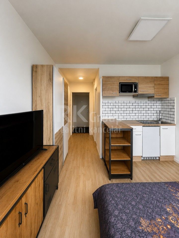 1+kk, Peroutkova, Praha, 17 m² - 1