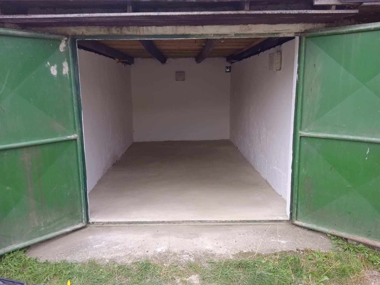 Pronájem garáž - Bartošova , Ostrava, 20 m²