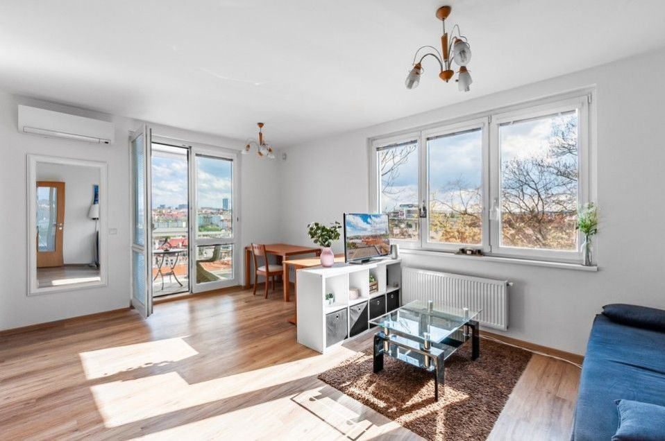 Pronájem byt 2+kk - U Zvonařky, Praha, 60 m²