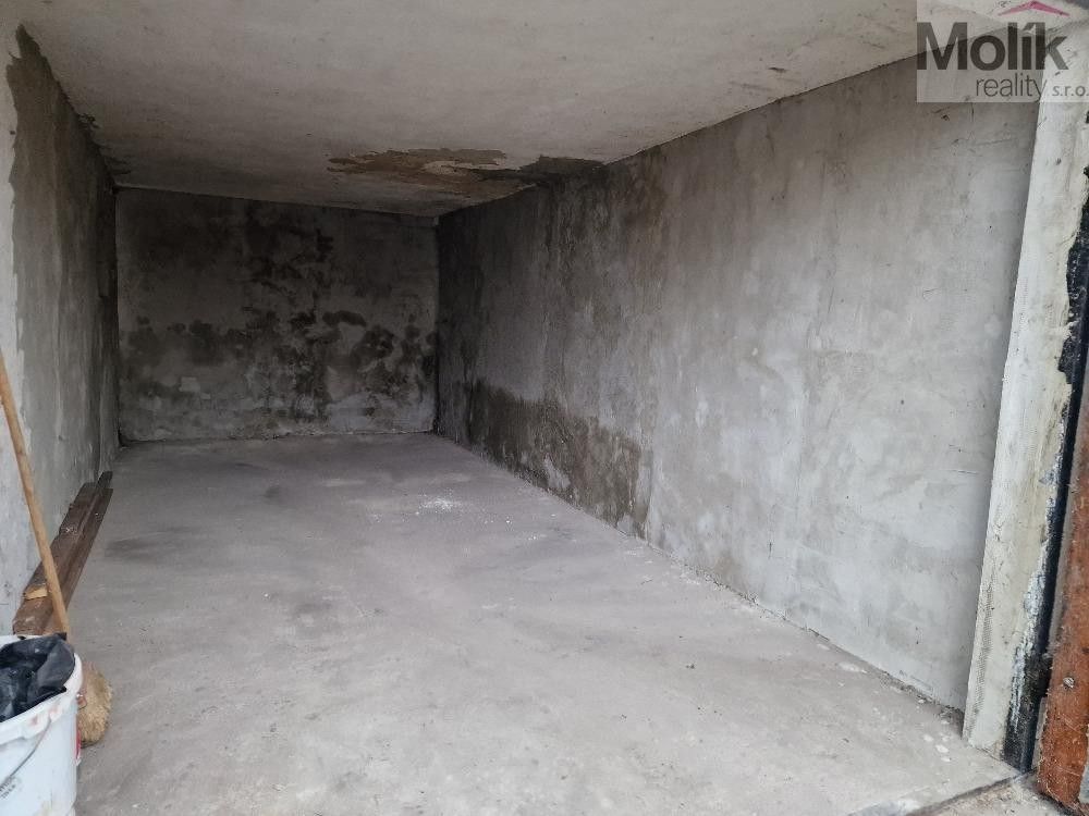 Prodej garáž - nám. 5. května, Obrnice, 24 m² - 5