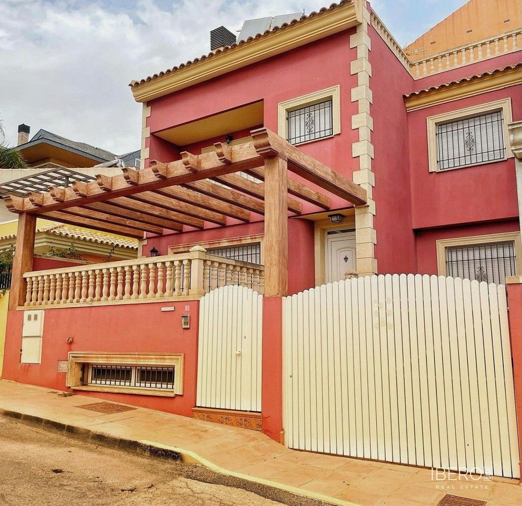 Rodinný dům, 300 m²