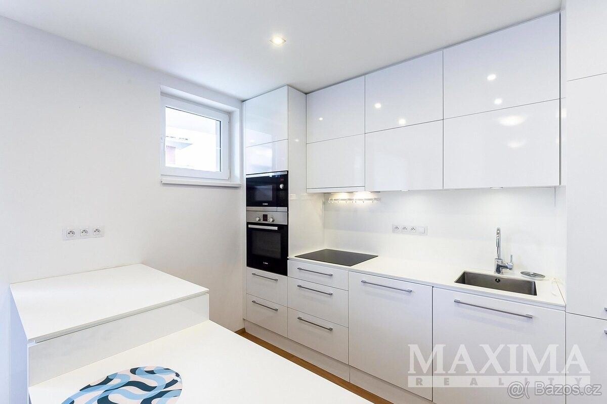 Pronájem byt - Praha, 100 00