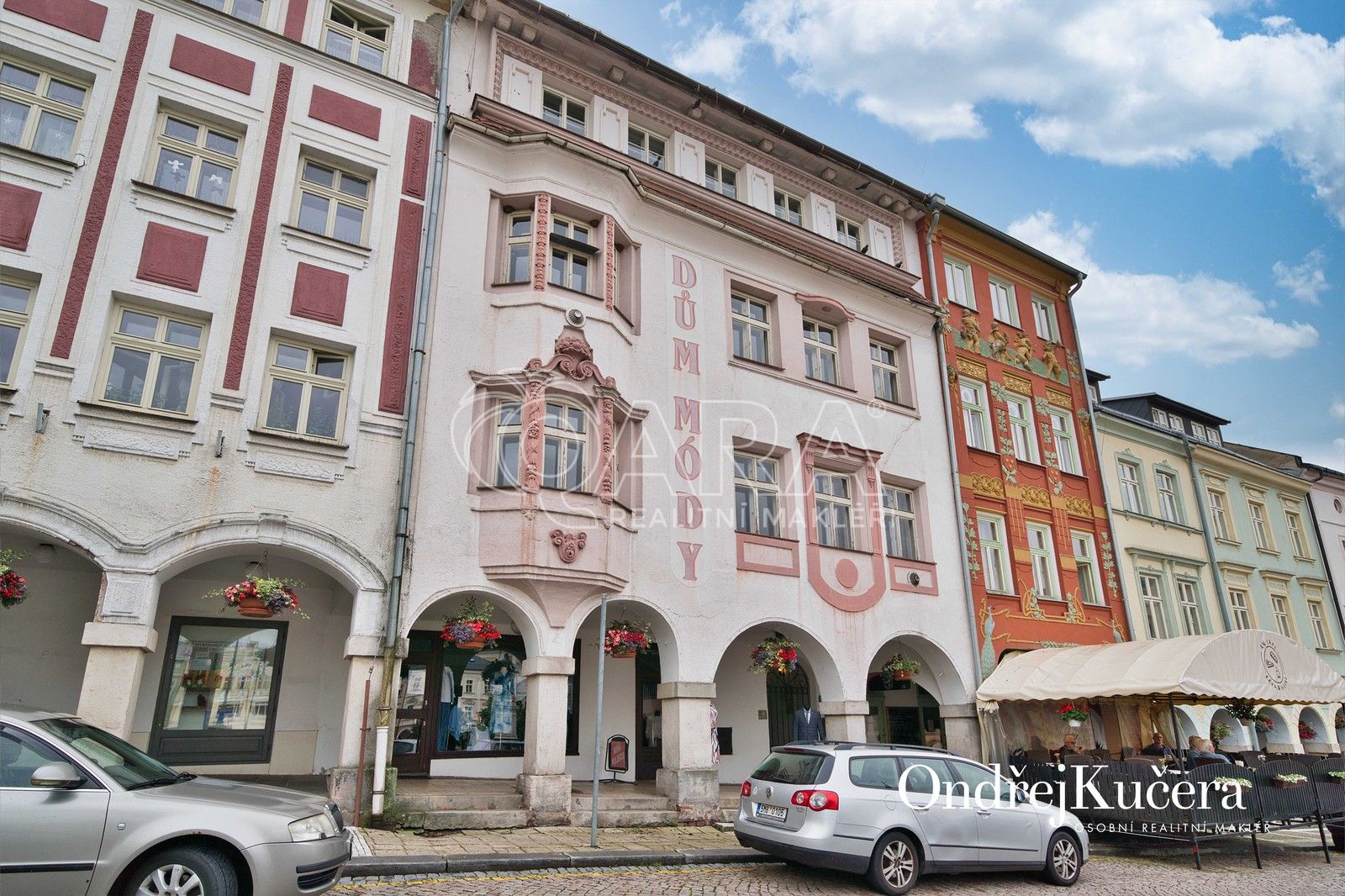 Činžovní domy, Krakonošovo náměstí, Trutnov, 857 m²