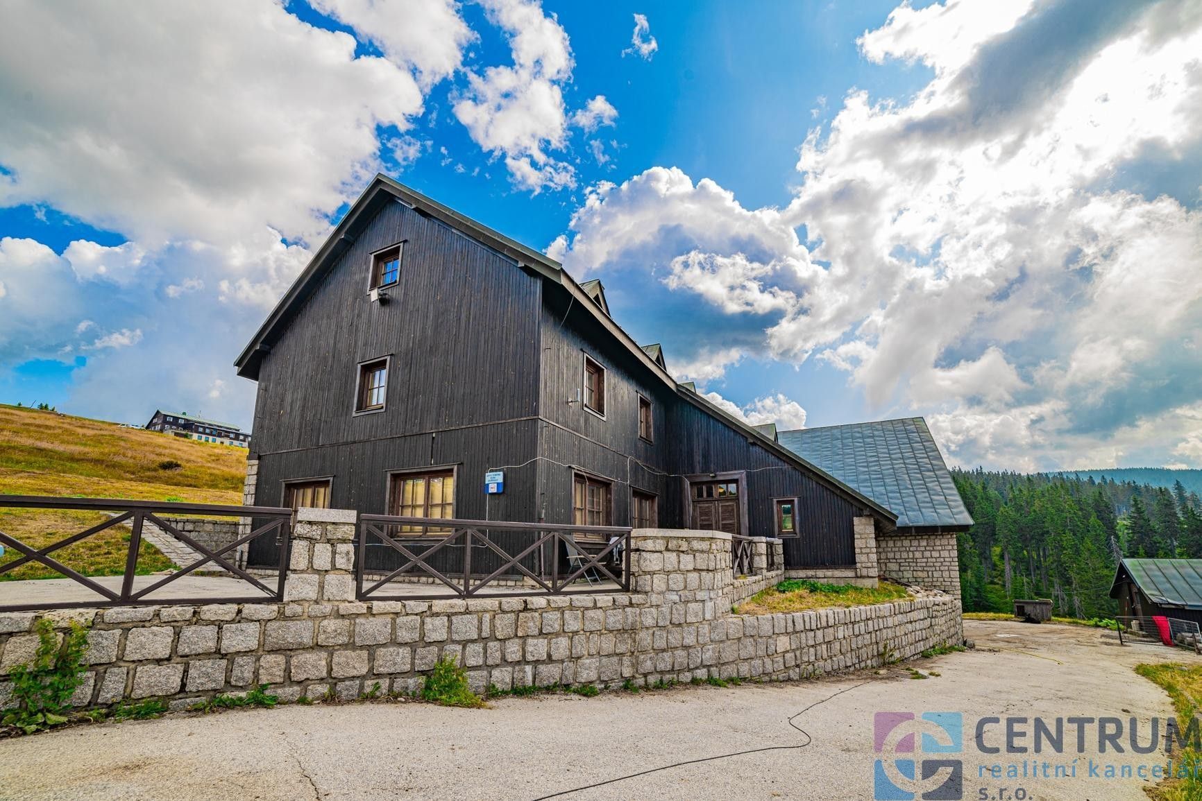 Ostatní, Strážné, 478 m²