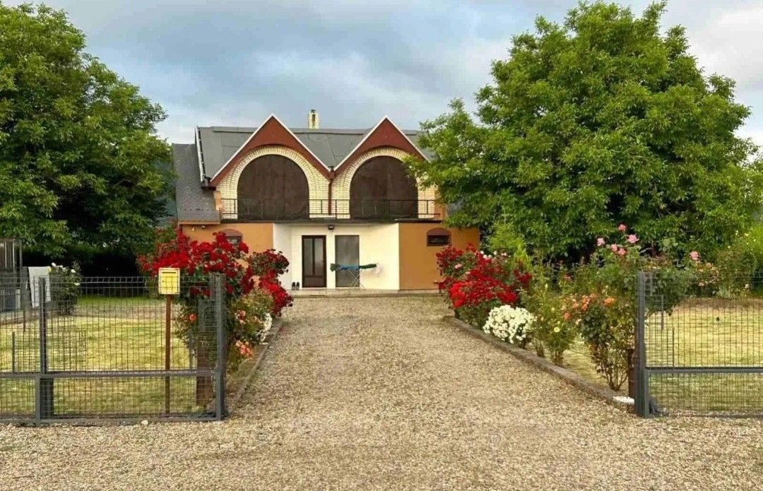 Rodinné domy, 987 66, Zahraničí