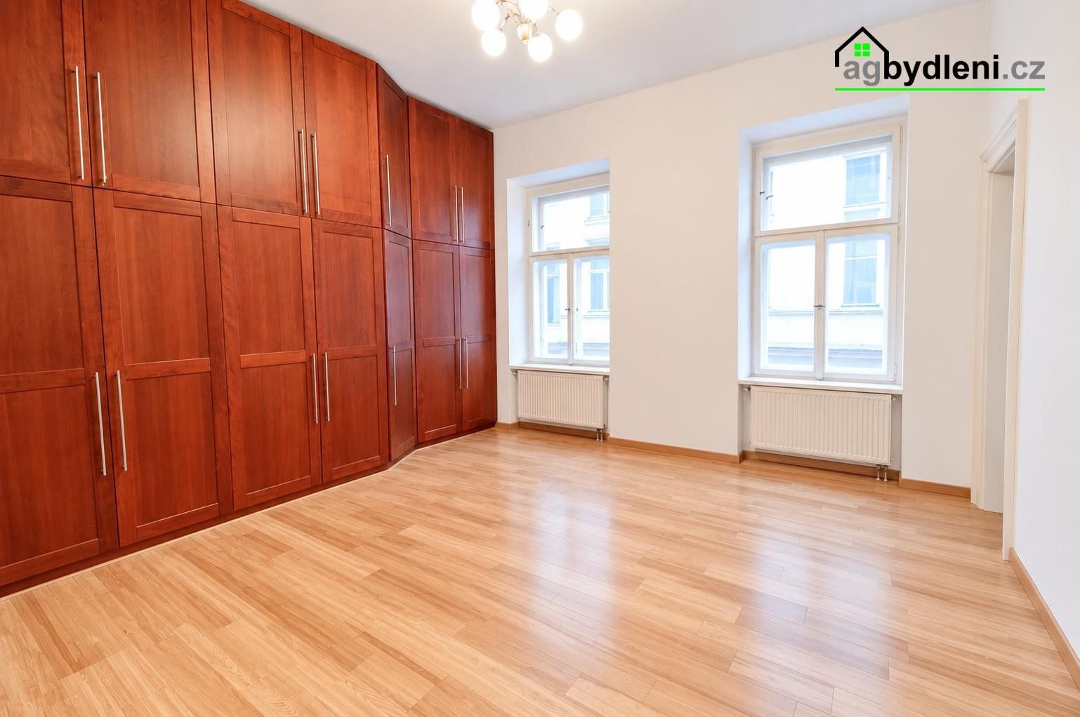 Byt 2+1 · 53 m² · Týnská ulička, Praha - 4