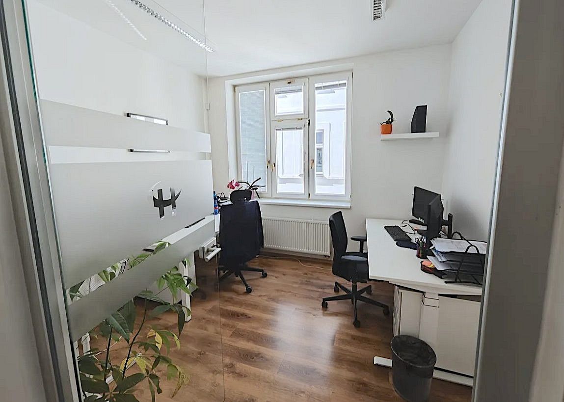 Kancelář · 200 m² · Praha - 4