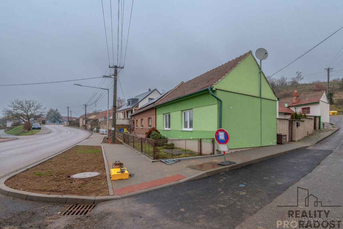 Rodinné domy, Únanov, 671 31