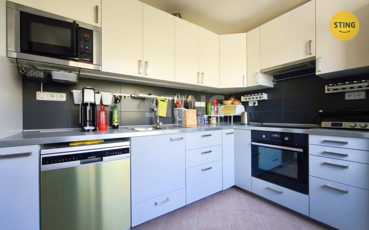 Prodej byt 4+1 - Bezděkov, Velké Meziříčí, 88 m²