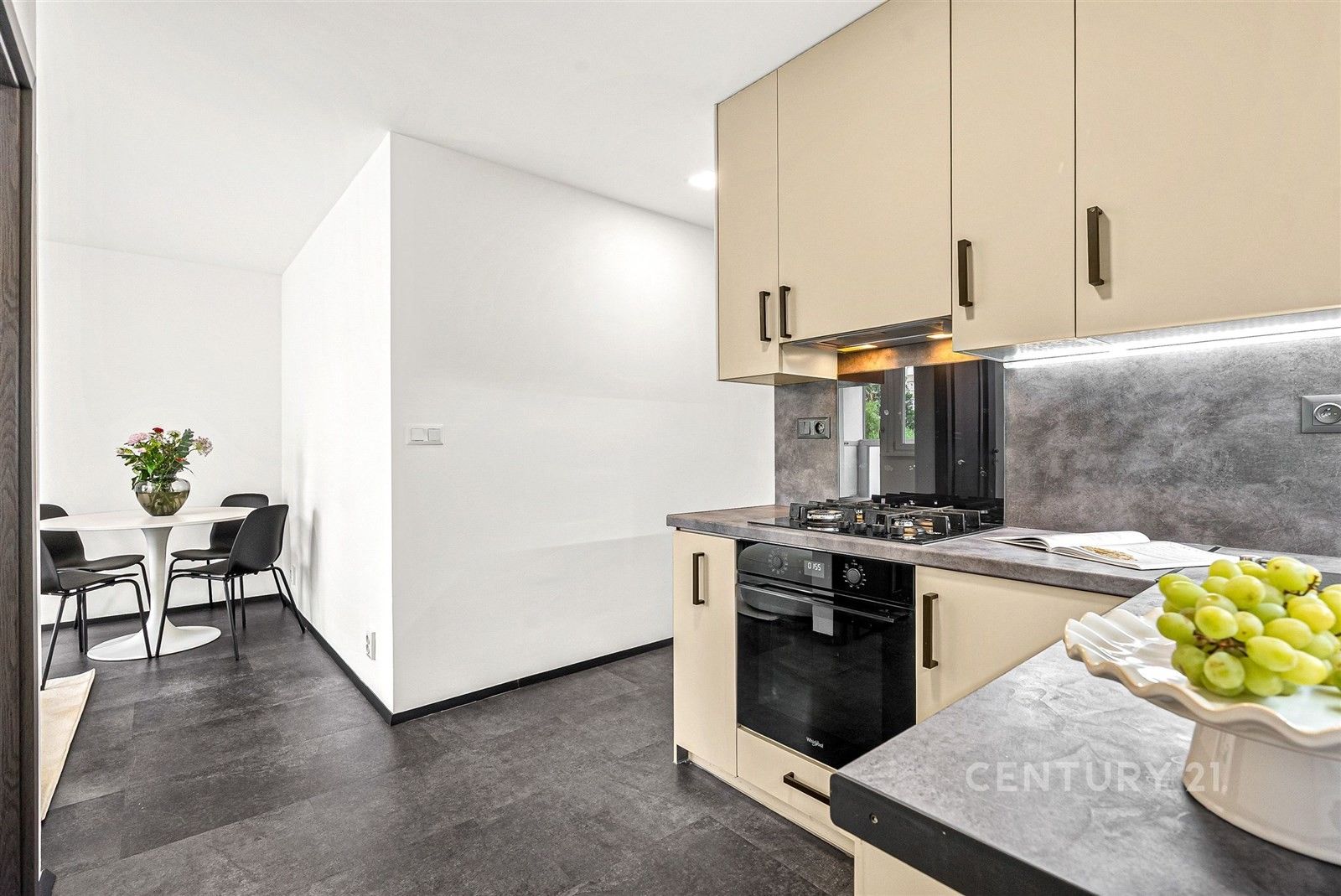 Prodej byt 4+kk - Vít. Nezvala 752, Kladno, 79 m² - 5