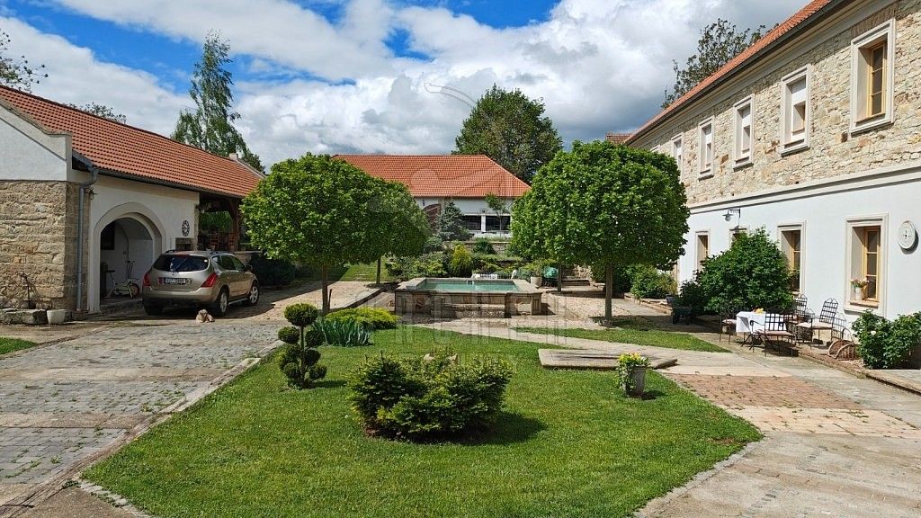 Ubytovací zařízení, 340 m²