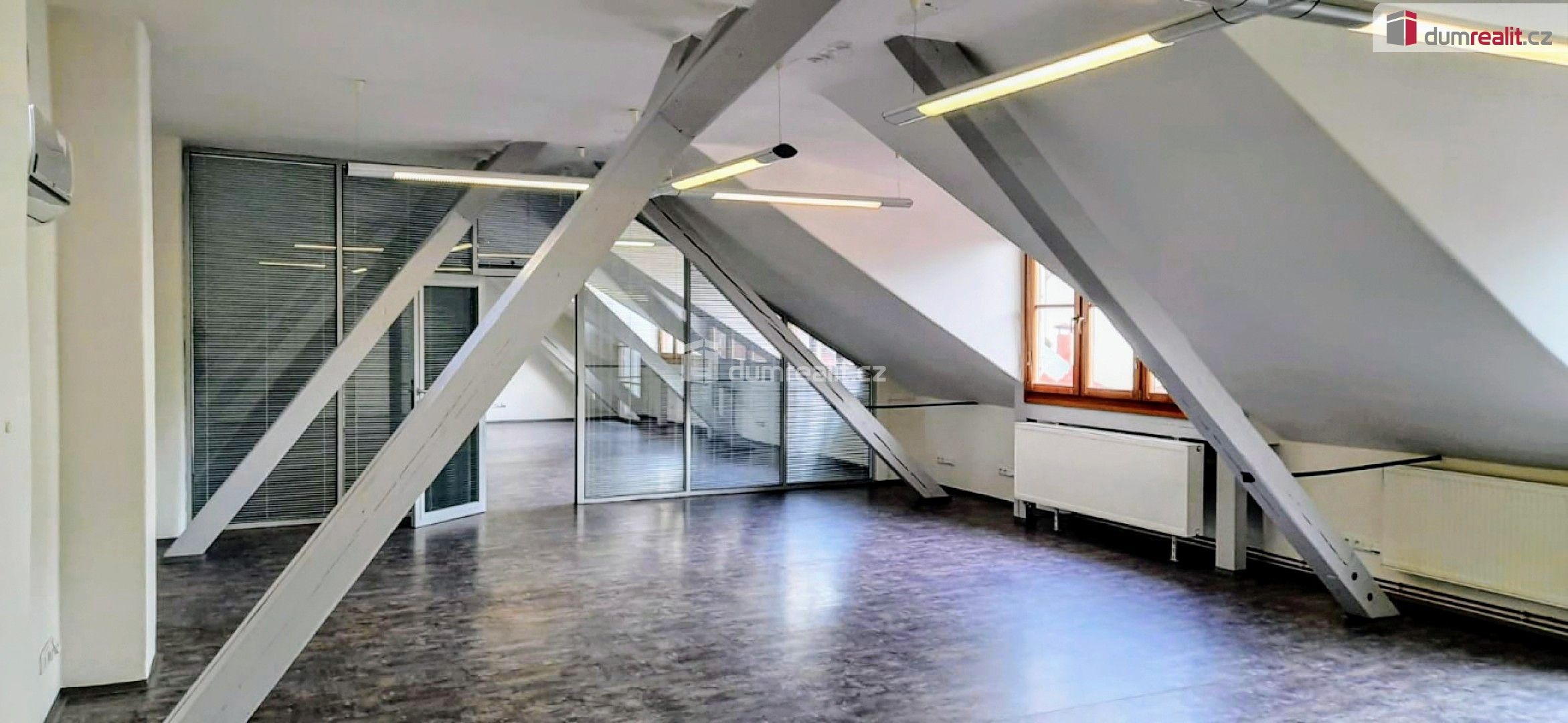 Kancelář · 120 m² · Drtinova, Praha - 3