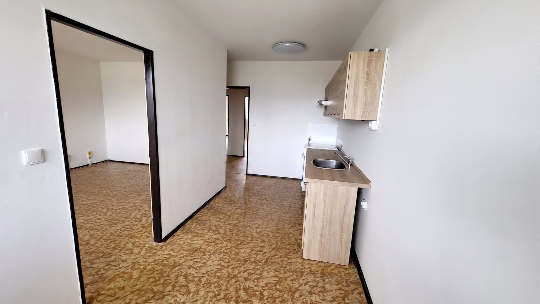 3+1, Nad Stadionem, Králův Dvůr - Králův Dvůr, Středočeský kraj, 70 m² - 1