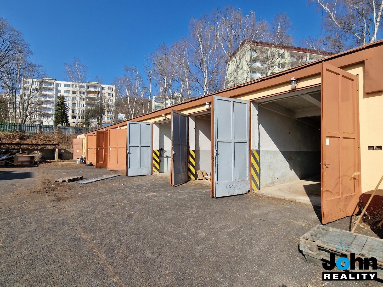 Garáže, Podkrušnohorská, Litvínov, 30 m²