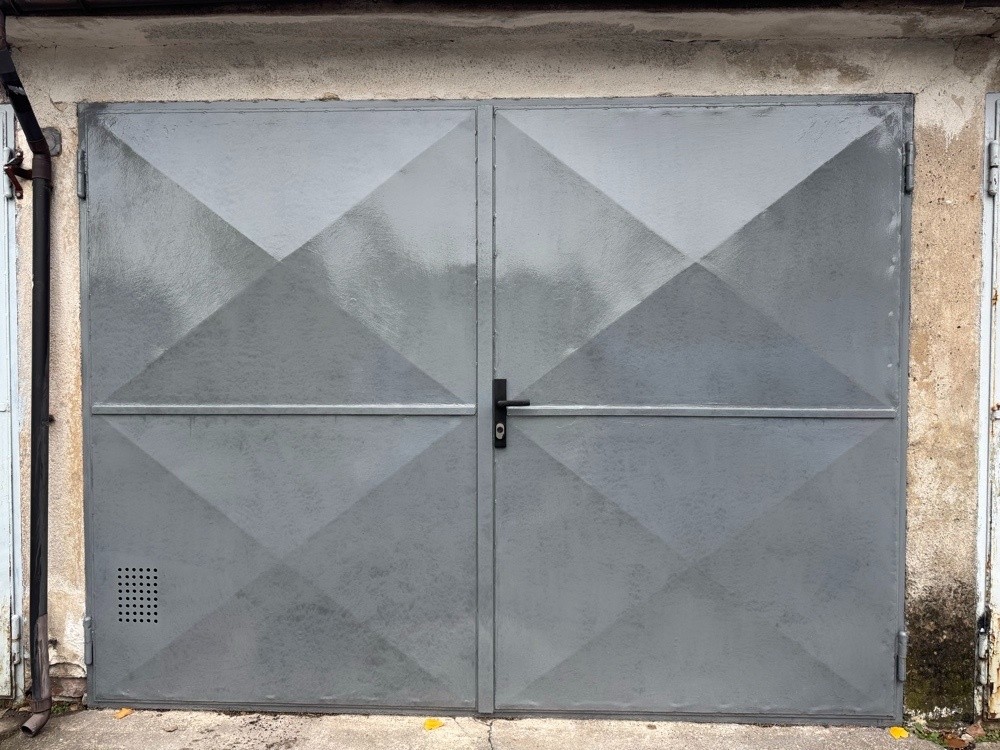 Pronájem garáž - Hradec Králové, 500 03, 16 m² - 5