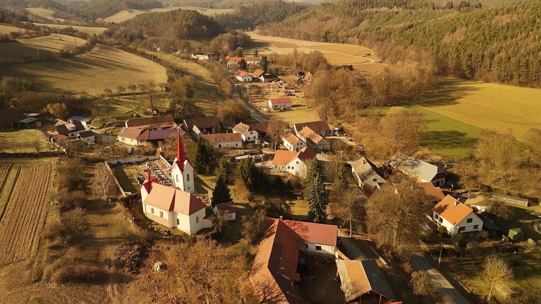 Pozemky pro bydlení, Újezd u Tišnova, okres Brno-venkov - 2