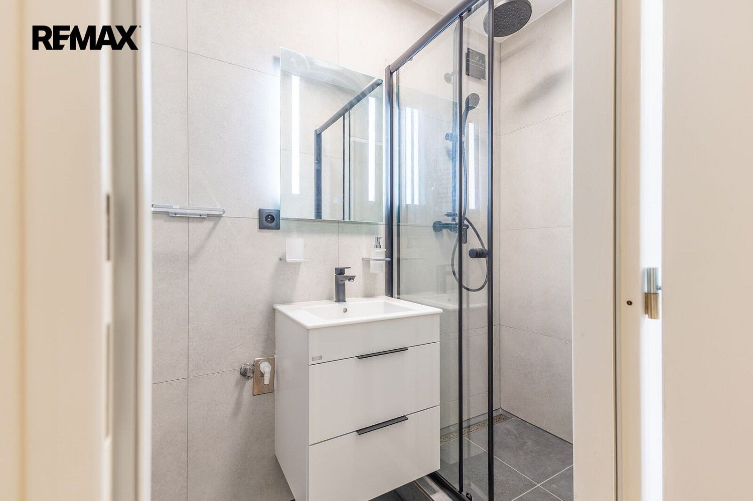 Byt 2+kk · 33 m² · Praha - Stodůlky, okres Praha 13, Hlavní město Praha - 3