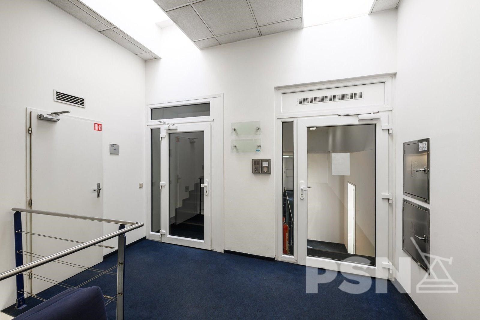 Pronájem kancelář - Hartigova, Praha, 145 m²