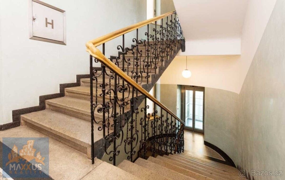 Pronájem kancelář - Praha, 170 00