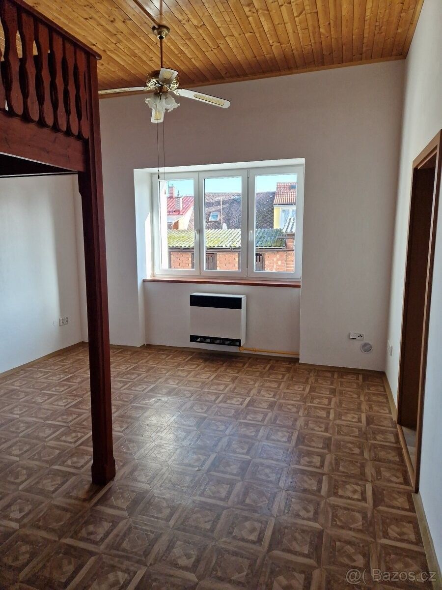 Prodej byt - Nová Paka, 509 01