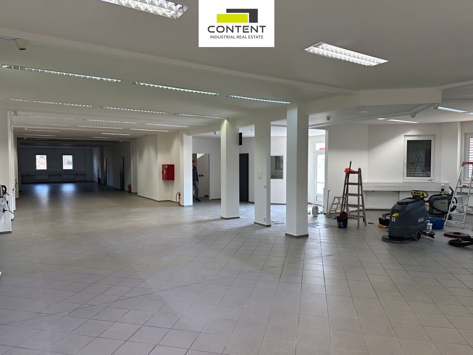 Obchodní prostory, Komerční, Nupaky, 449 m²