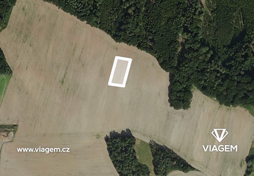 Zemědělský pozemek, 1 942 m²