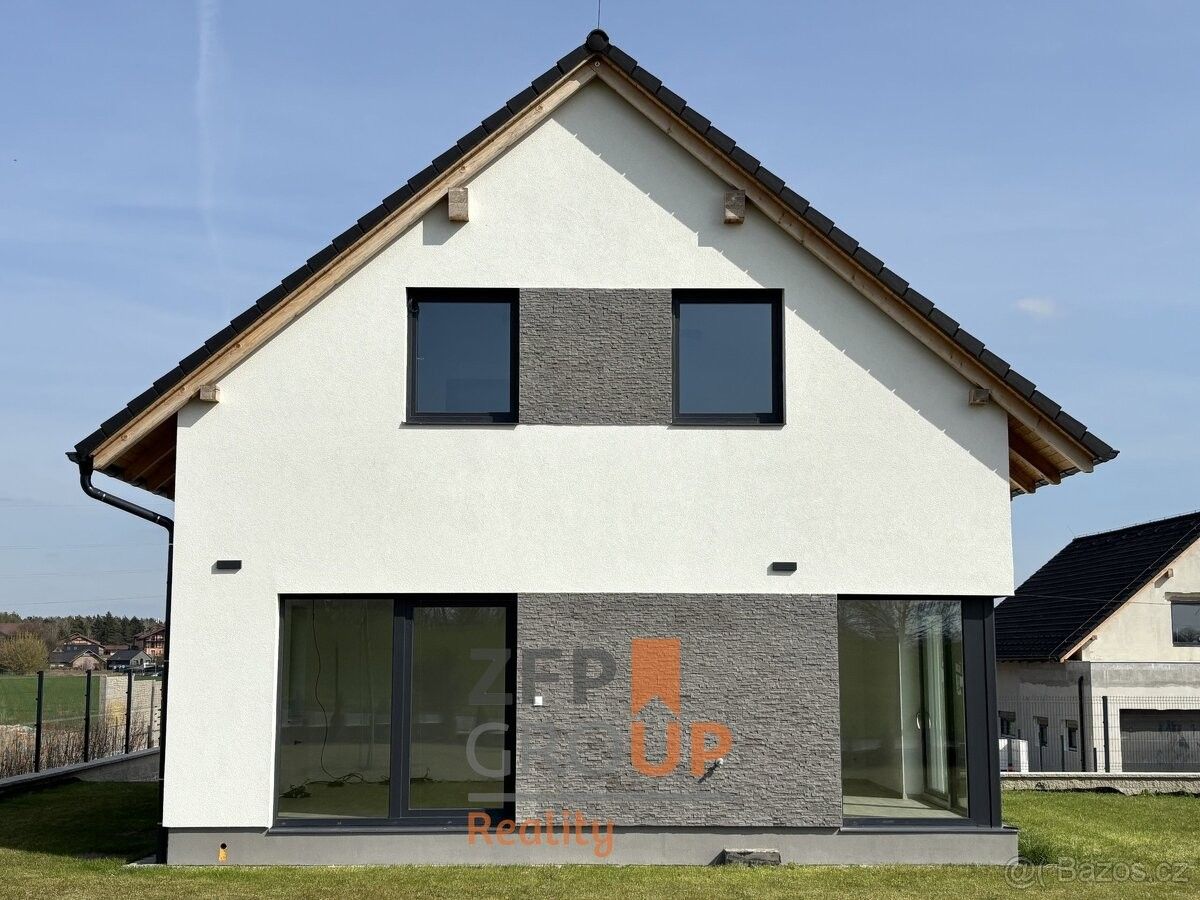 Rodinné domy, Dříteč, 533 05