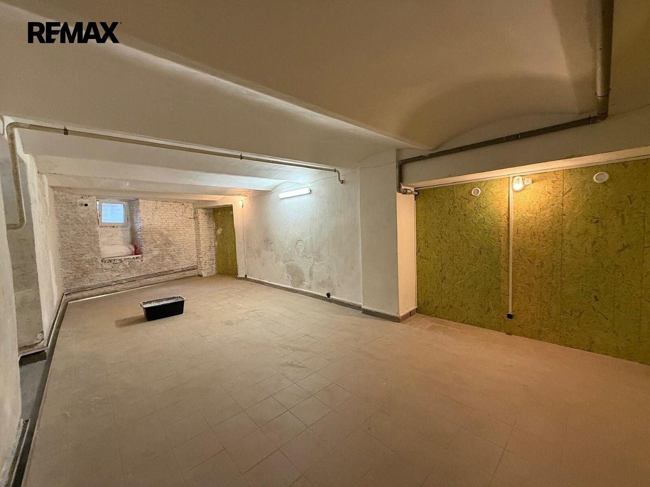 Obchodní prostory, 71 m²