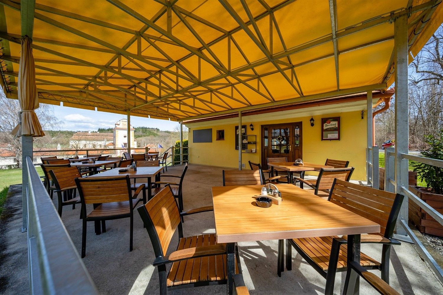 Restaurace · 176 m² · Netolice - Petrův Dvůr, okres Prachatice - 4
