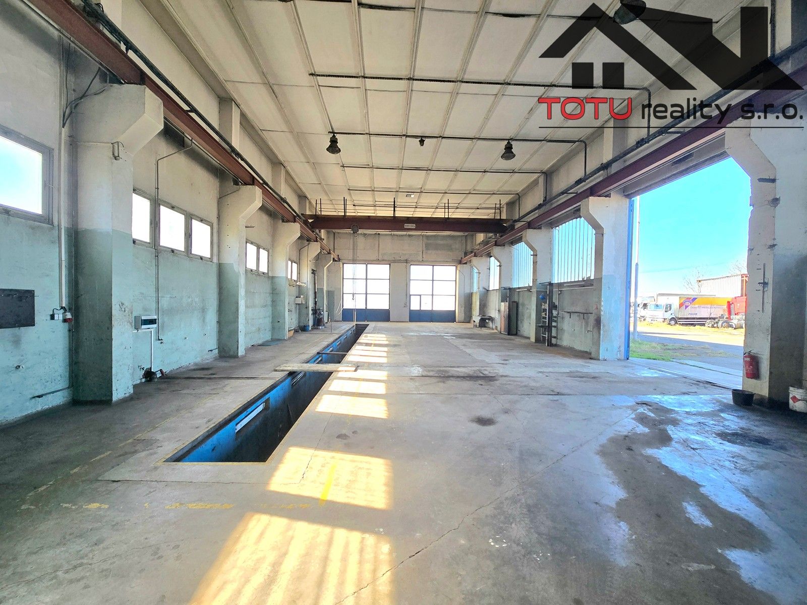 Pronájem komerční - K čáslavkám, Černožice, 2 m²