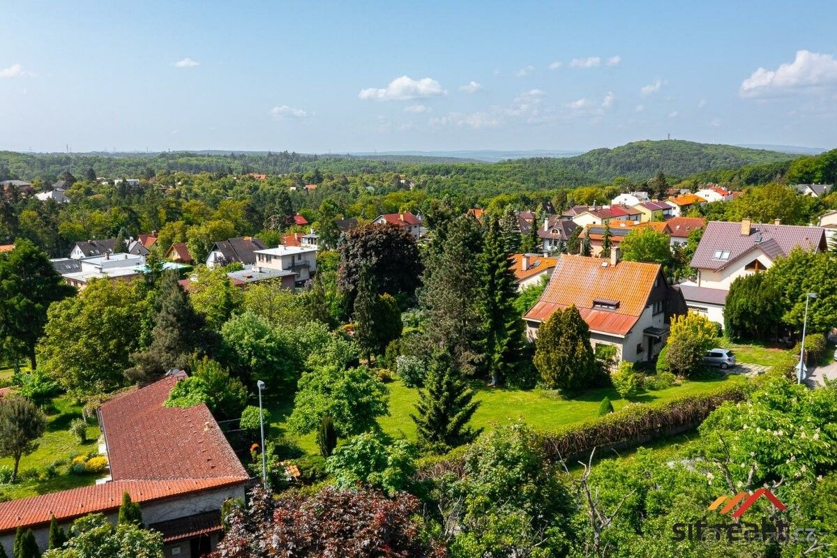 Prodej pozemek pro bydlení - Praha, 143 00, 1 100 m²