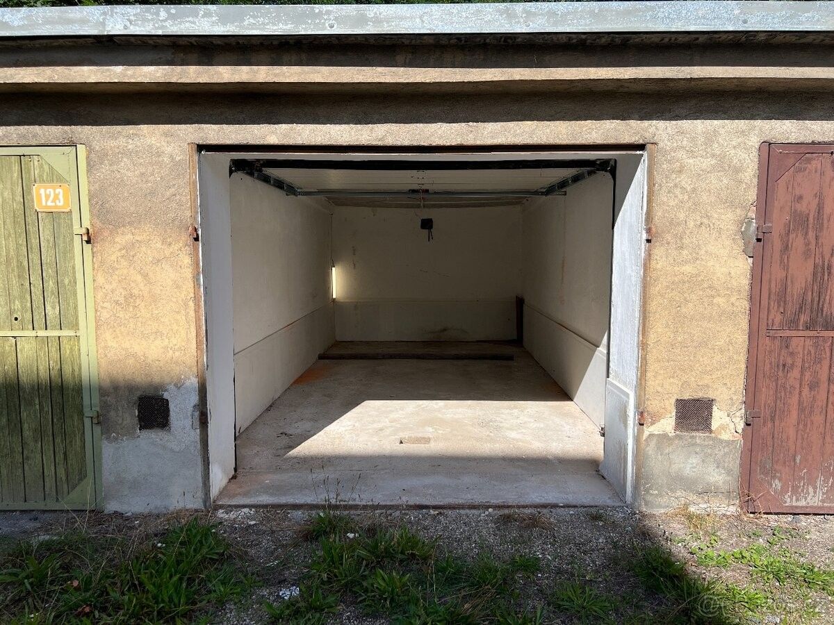 Garáž · Slaný, 274 01 - 3