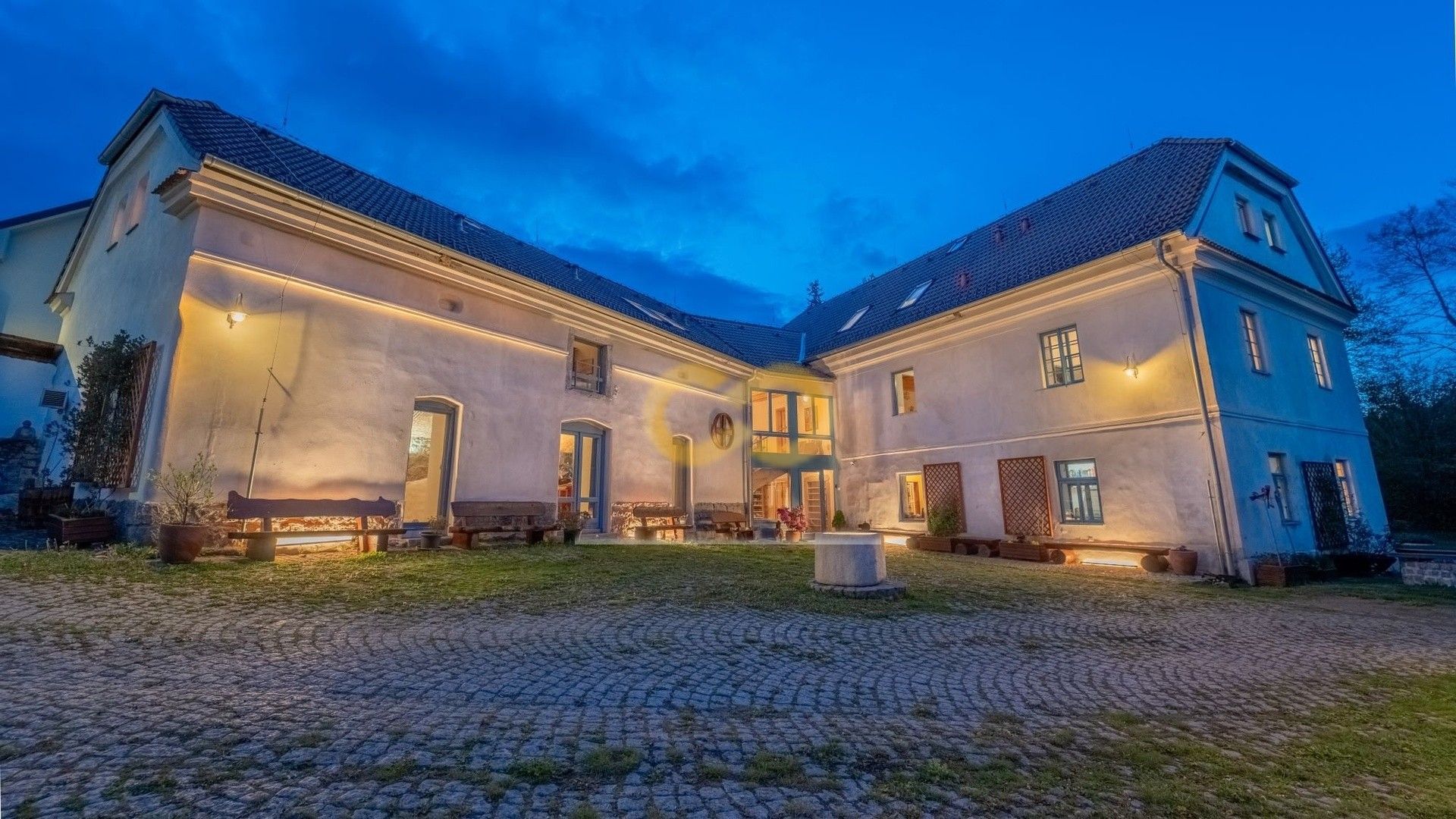 Rodinný dům · 590 m² · Uzeničky Černívsko - 4