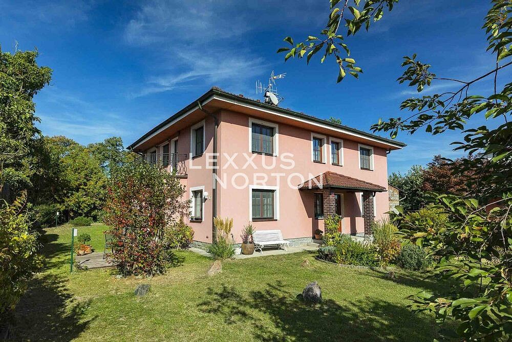 Prodej rodinný dům - Hlavní, Úhonice, okres Praha-západ, 316 m² - 1
