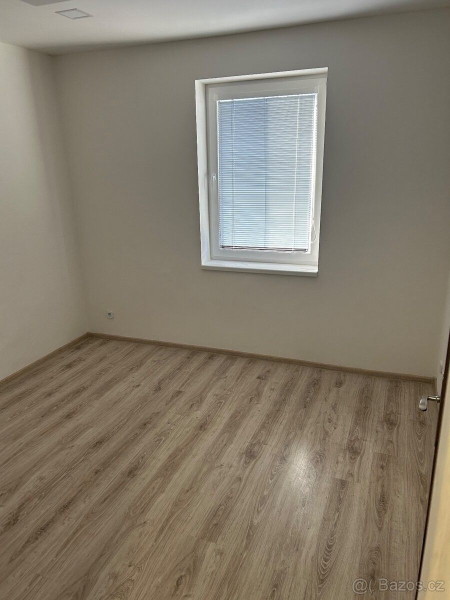 Pronájem byt - Liběšice u Žatce, 439 63